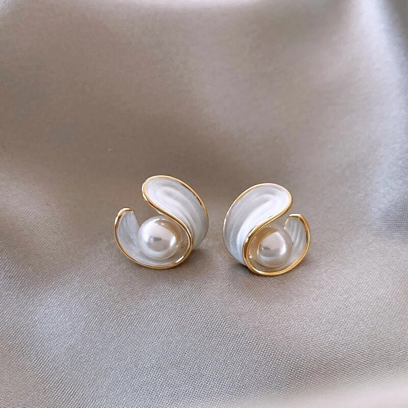ラグジュアリー ホワイトオパール ピアス